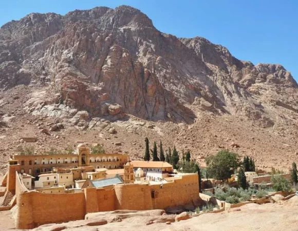 snorkeling At Three Pools Safari Wadi Qunai  private city tour in dahab