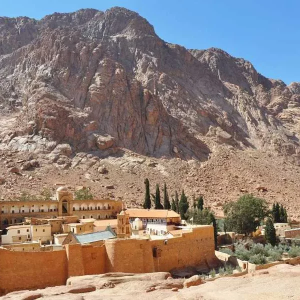 snorkeling At Three Pools Safari Wadi Qunai  private city tour in dahab